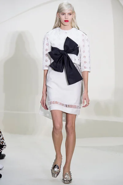 Look 48